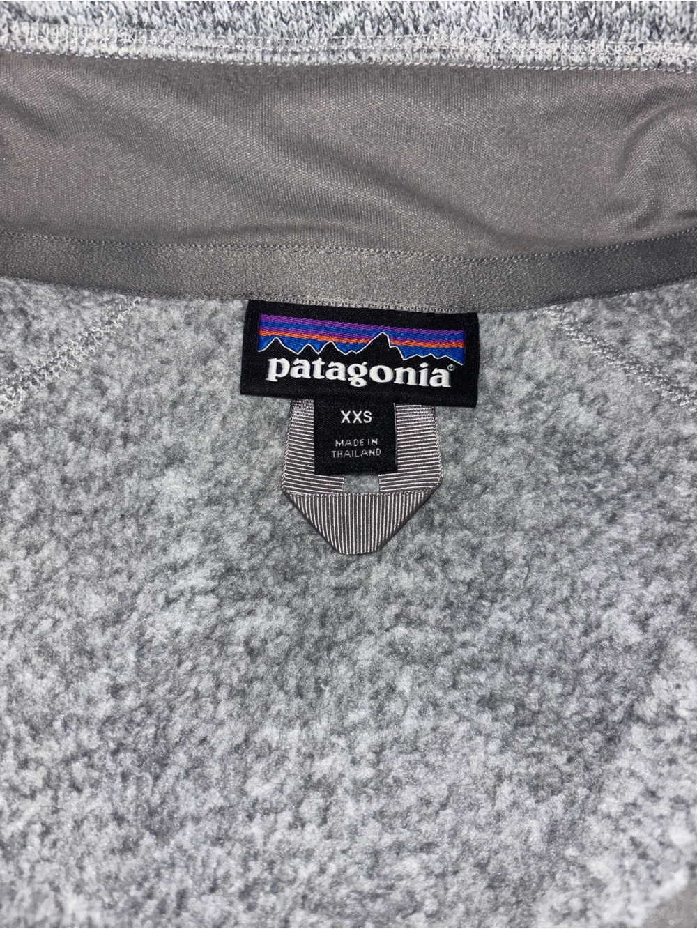 Women’s Patagonia Light Gray Heather Fleece Jacket with Logo - Picture 2 of 2
